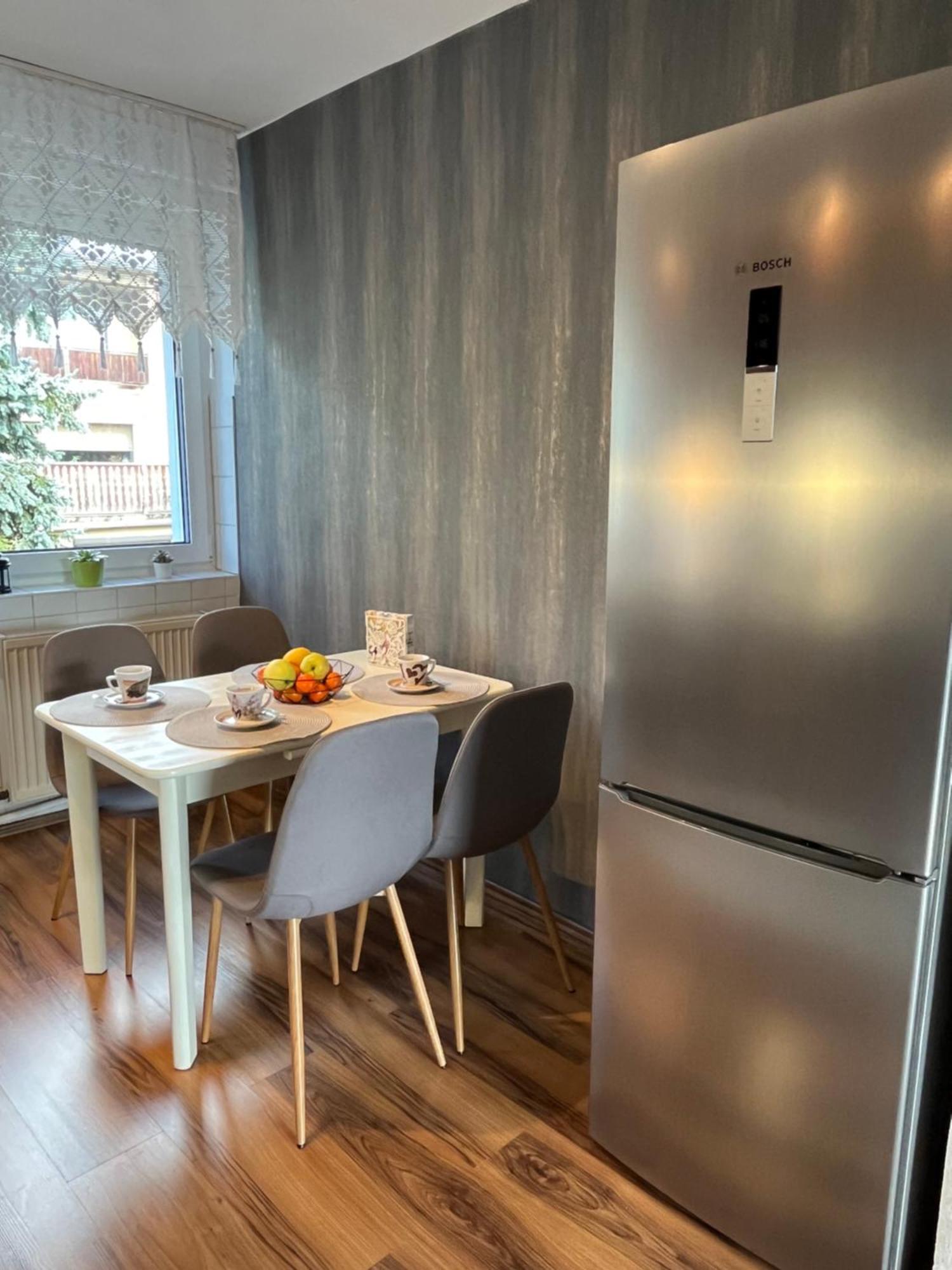 Sweet Home Cieplice Mountain View Apartament By The Main Park And Thermal Pools Jelenia Góra Exteriör bild